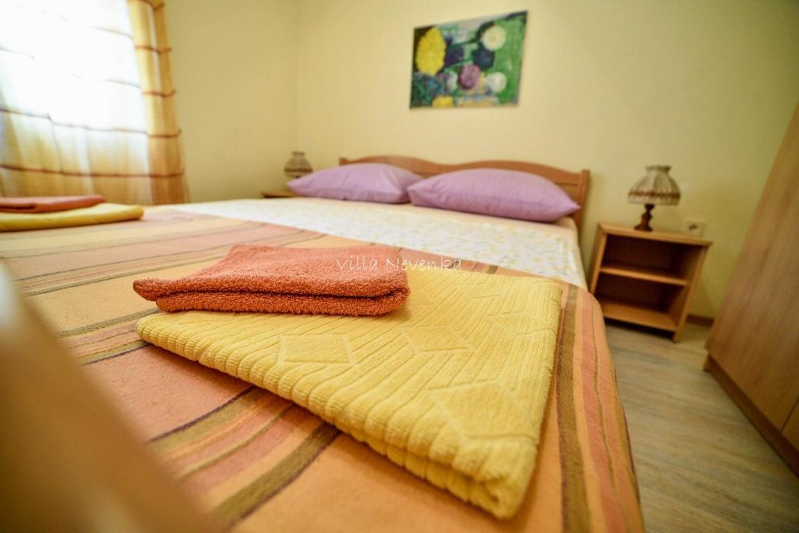 Apartments Villa Nevenka Рогозница Екстериор снимка