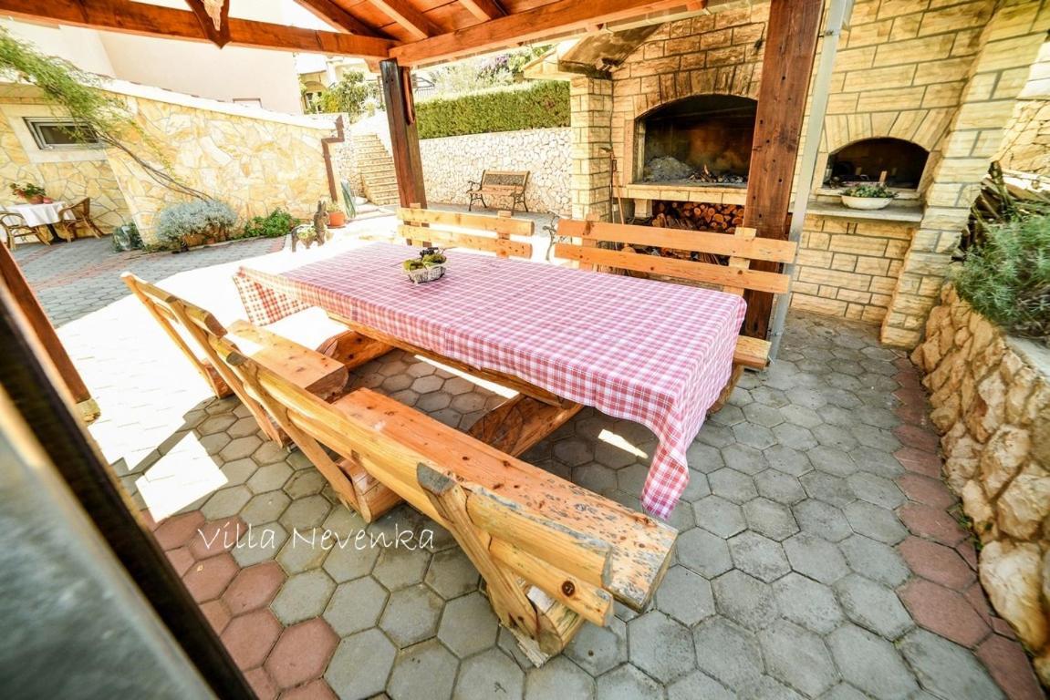 Apartments Villa Nevenka Рогозница Екстериор снимка