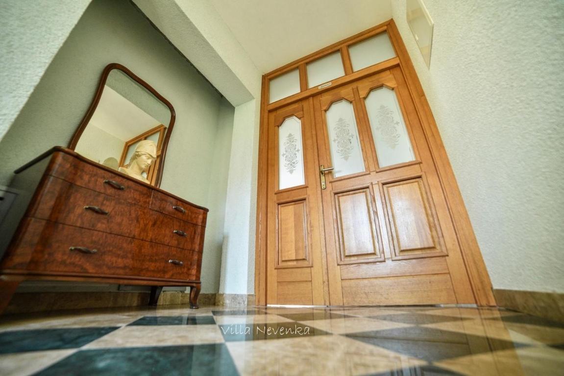 Apartments Villa Nevenka Рогозница Екстериор снимка