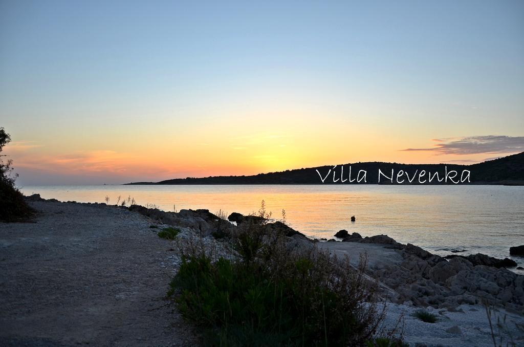 Apartments Villa Nevenka Рогозница Екстериор снимка