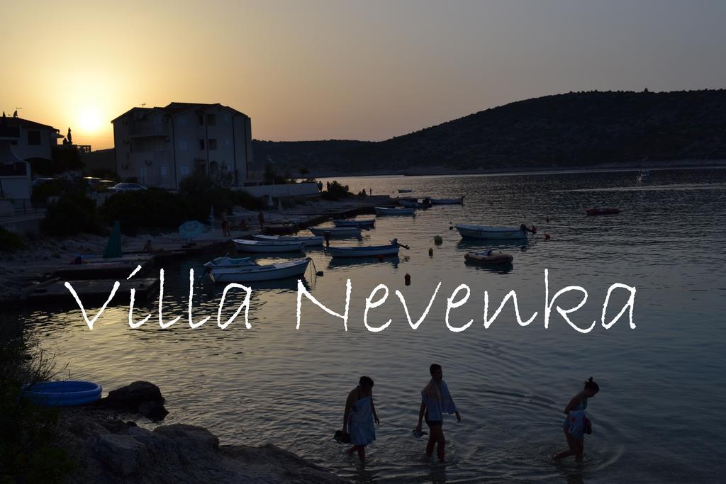 Apartments Villa Nevenka Рогозница Екстериор снимка