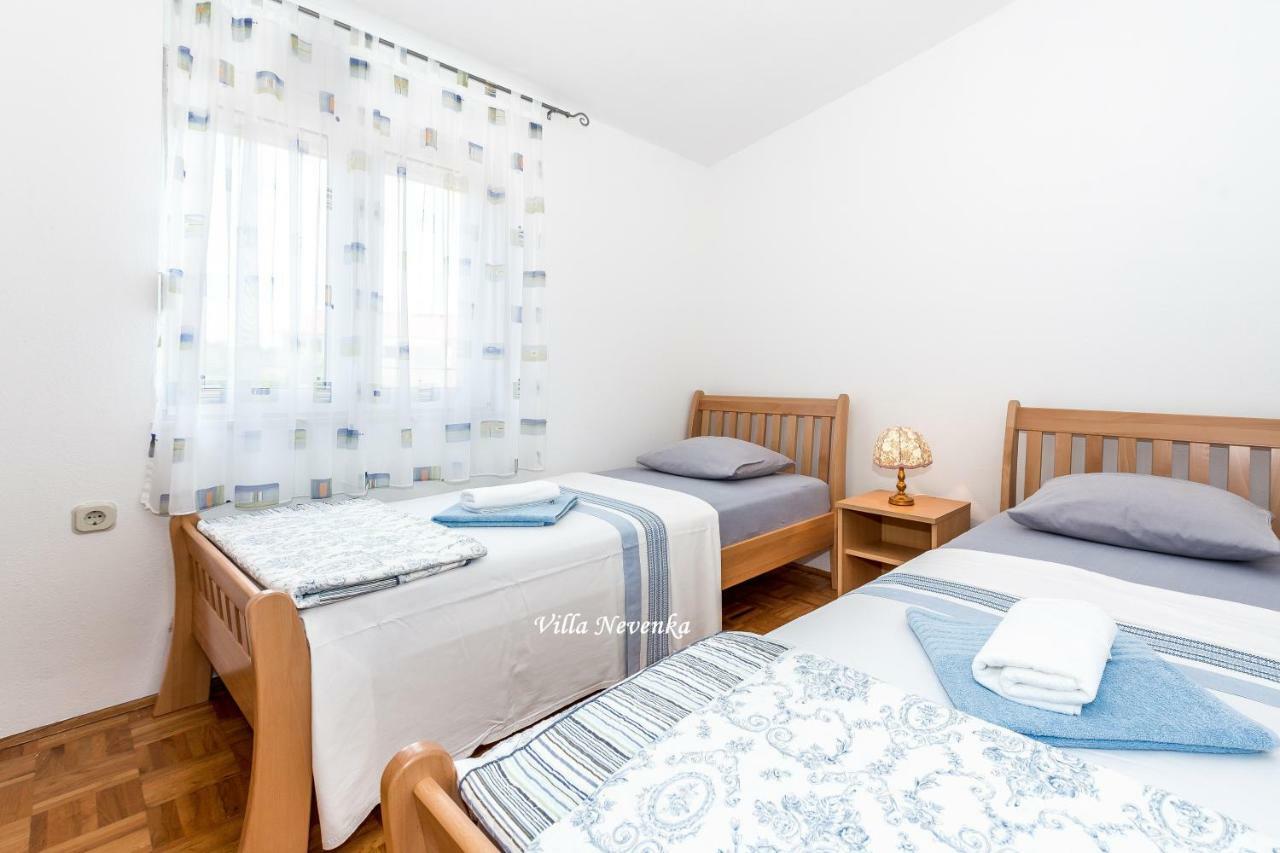 Apartments Villa Nevenka Рогозница Екстериор снимка