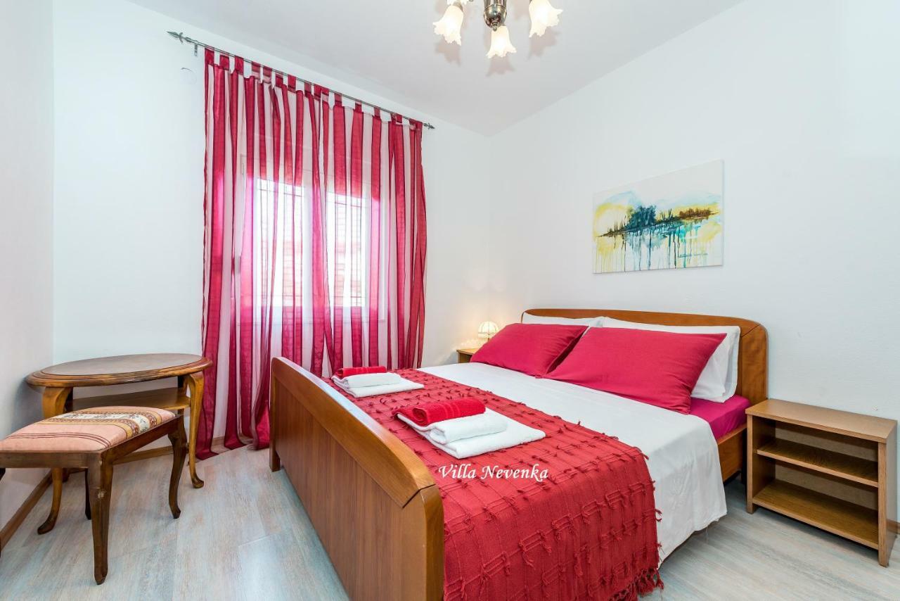 Apartments Villa Nevenka Рогозница Екстериор снимка