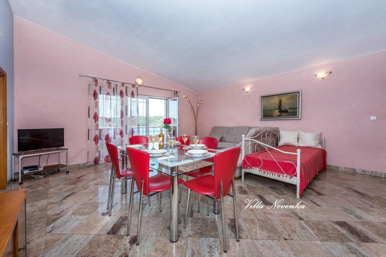 Apartments Villa Nevenka Рогозница Екстериор снимка