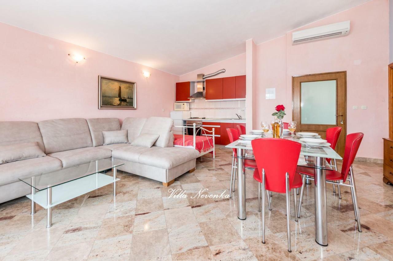Apartments Villa Nevenka Рогозница Екстериор снимка