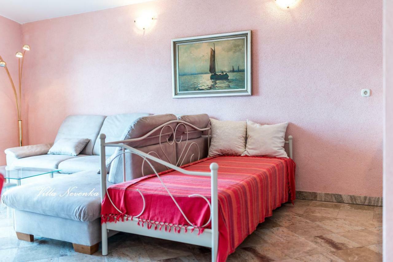 Apartments Villa Nevenka Рогозница Екстериор снимка