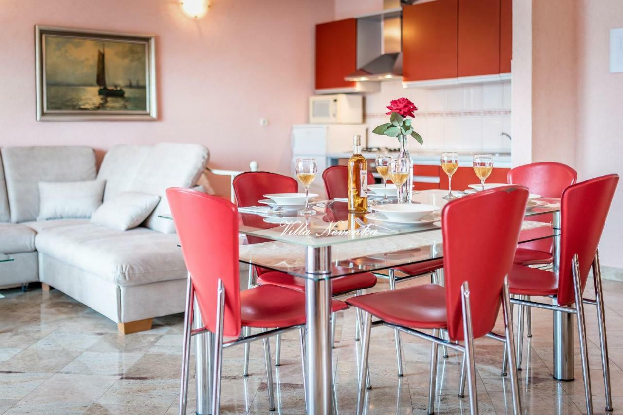 Apartments Villa Nevenka Рогозница Екстериор снимка