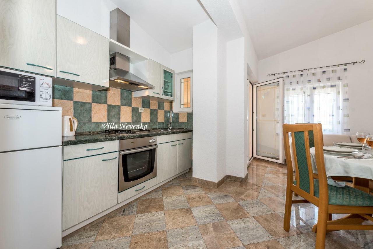 Apartments Villa Nevenka Рогозница Екстериор снимка