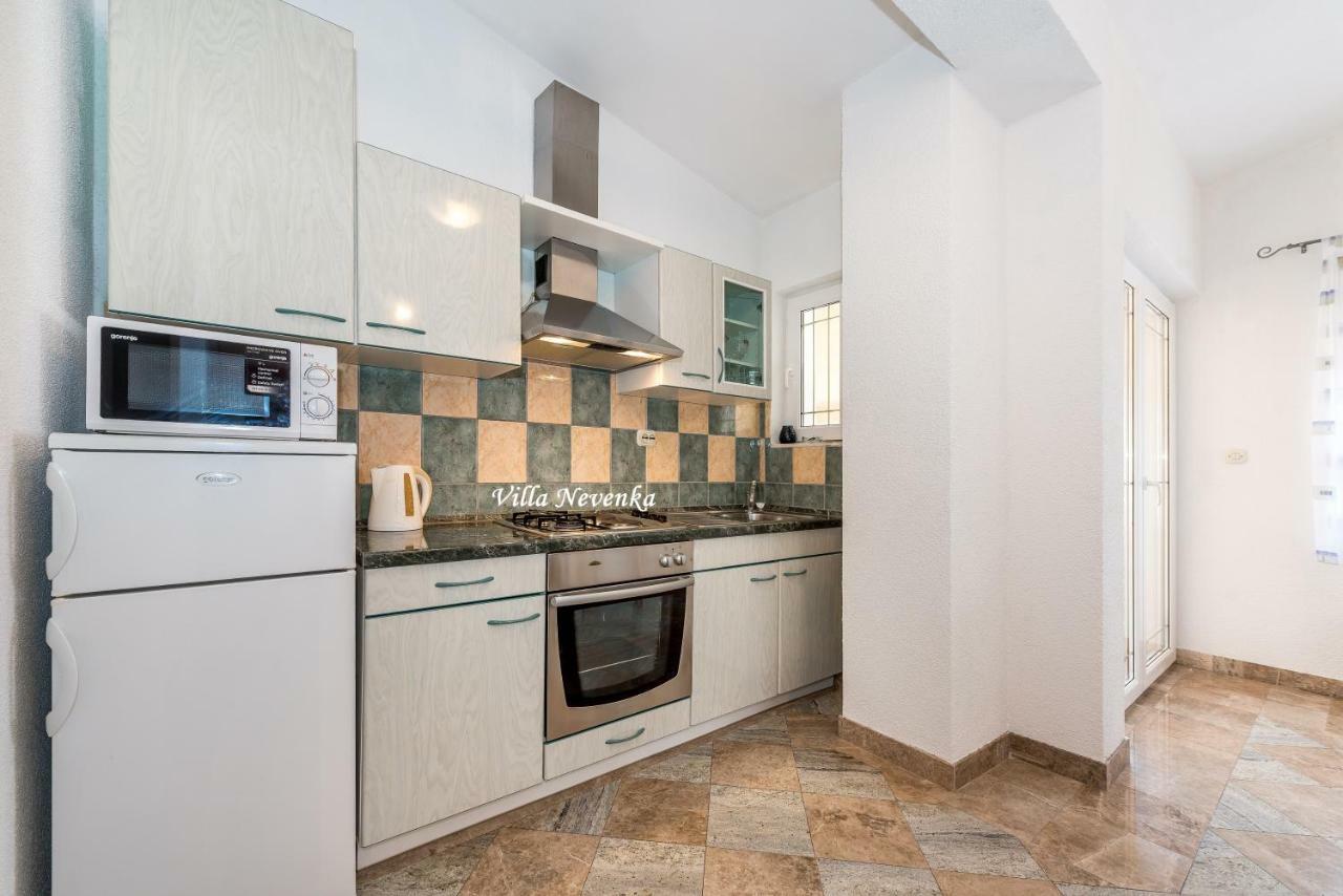 Apartments Villa Nevenka Рогозница Екстериор снимка