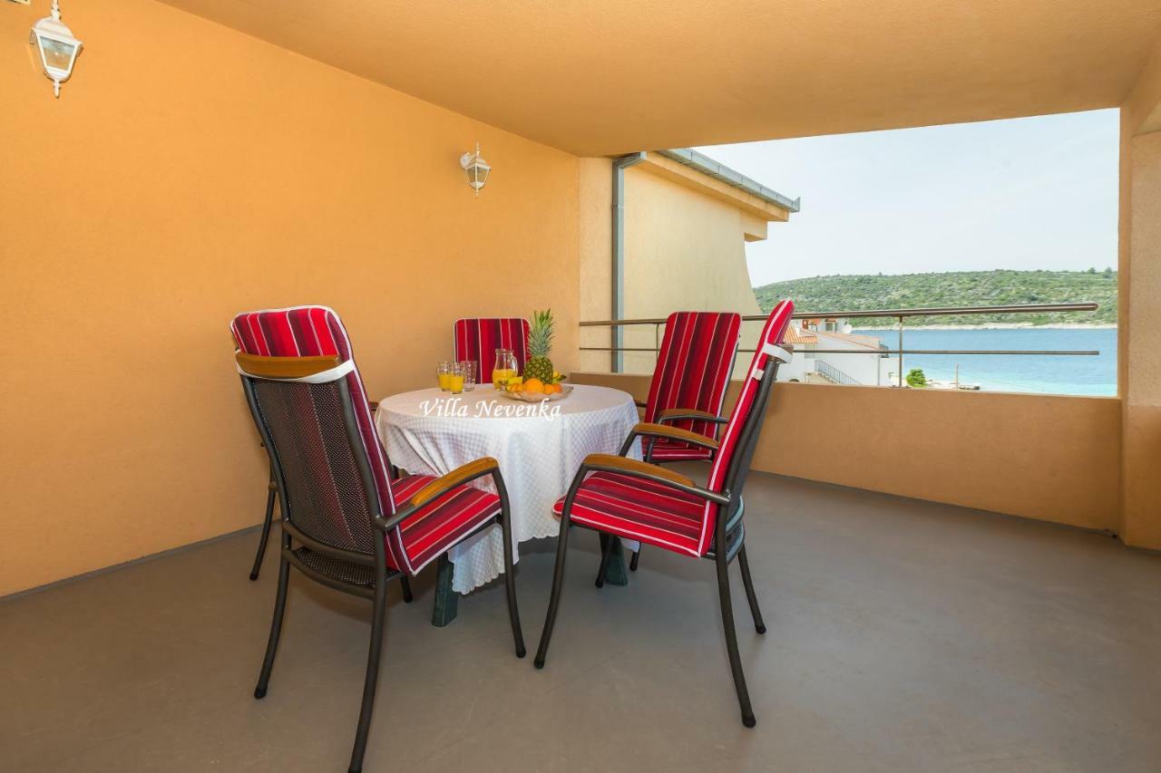 Apartments Villa Nevenka Рогозница Екстериор снимка