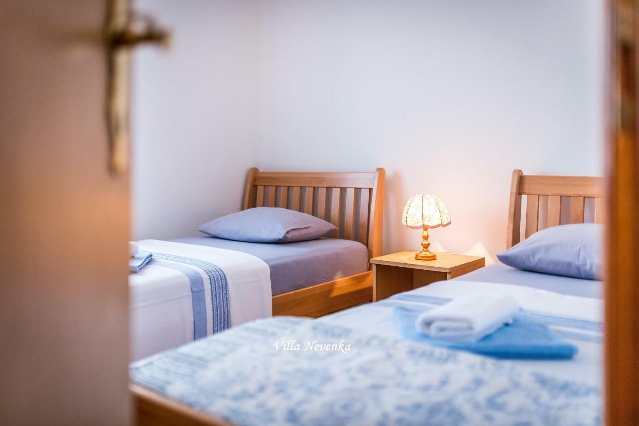 Apartments Villa Nevenka Рогозница Екстериор снимка